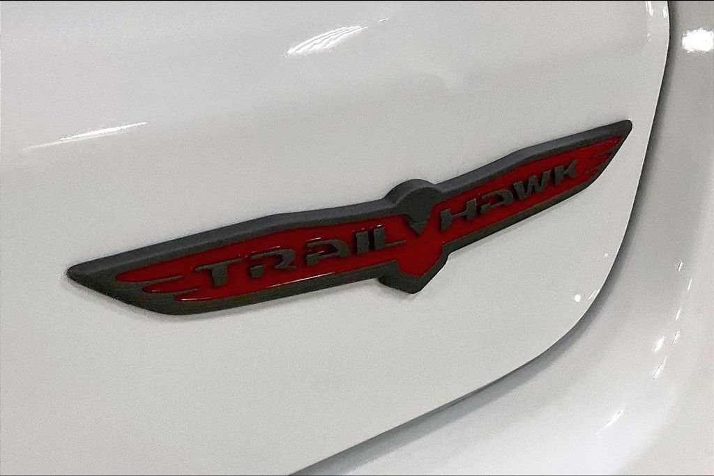 Used 2025 Jeep Compass Trailhawk AWD/4WD image 8