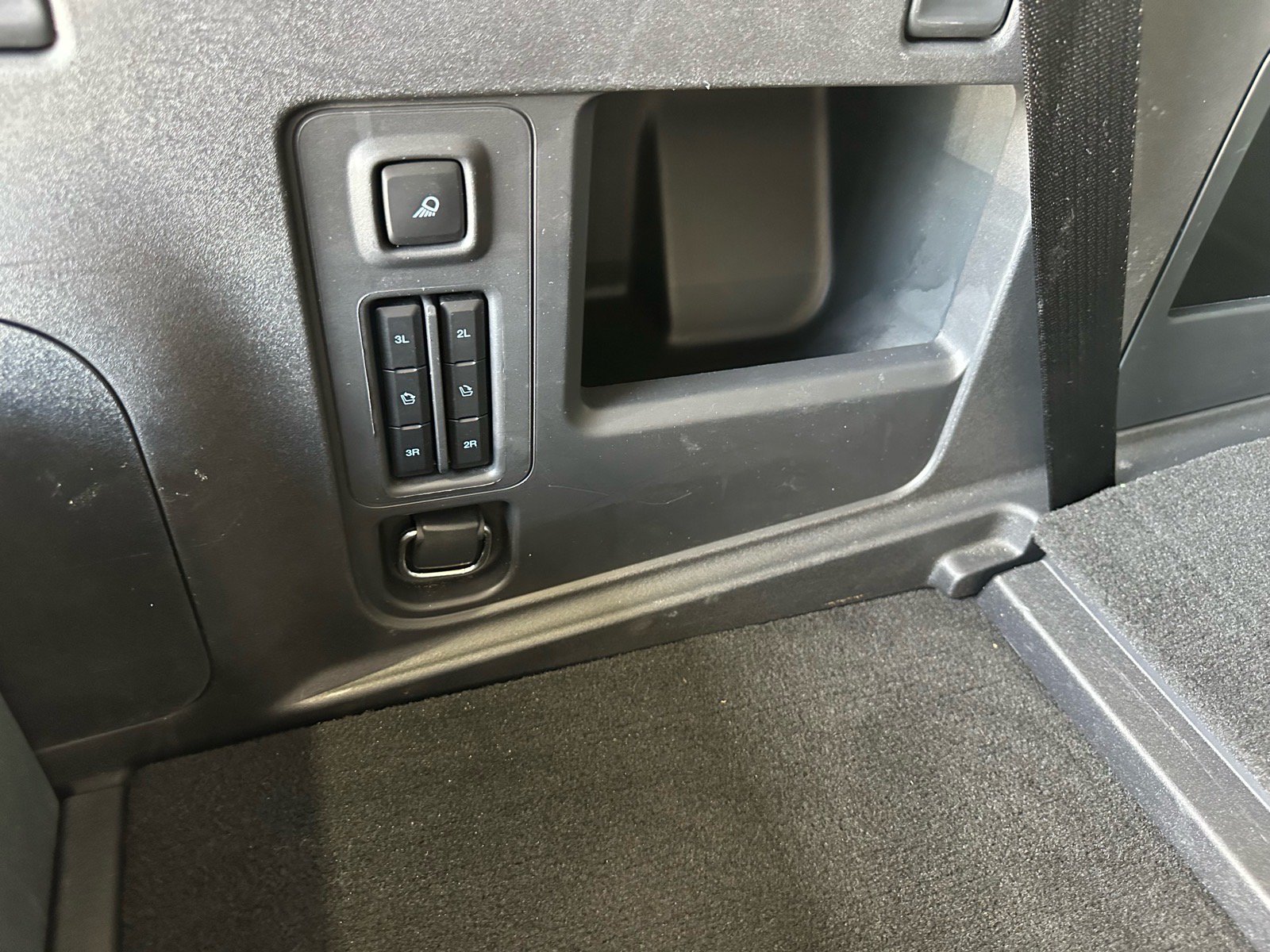 Certified 2025 Ford Expedition Active AWD/4WD image 29