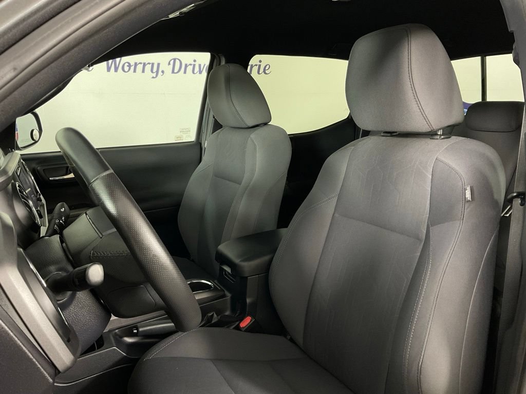Used 2019 Toyota Tacoma TRD Off-Road w/ Exterior Package AWD/4WD image 14