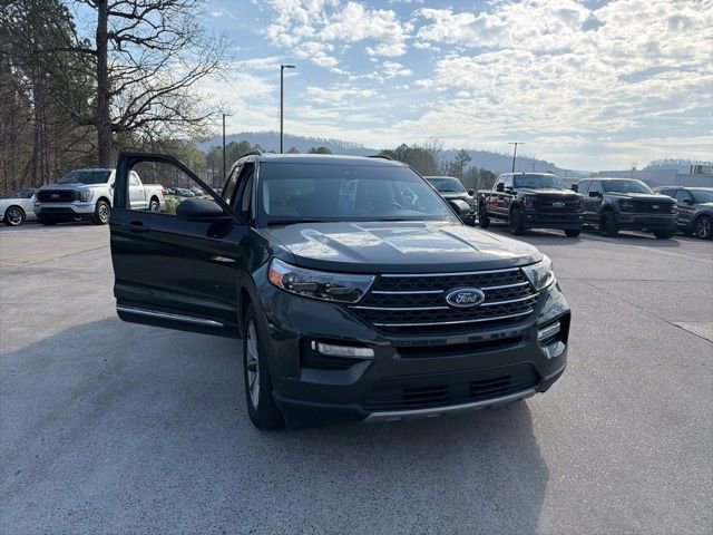 Certified 2024 Ford Explorer XLT w/ Equipment Group 202A image 5