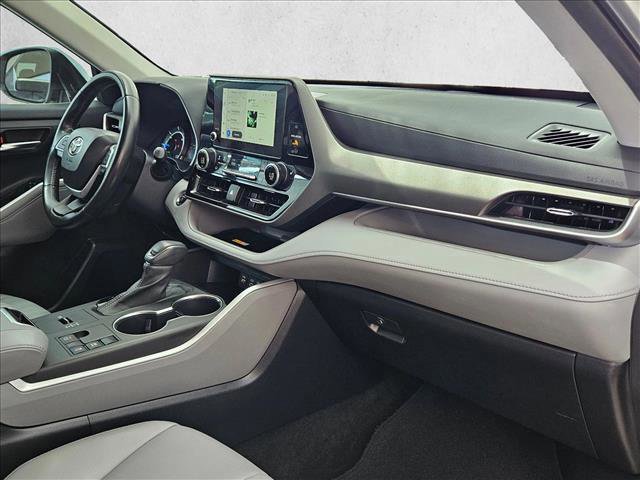 Used 2023 Toyota Highlander XLE image 24