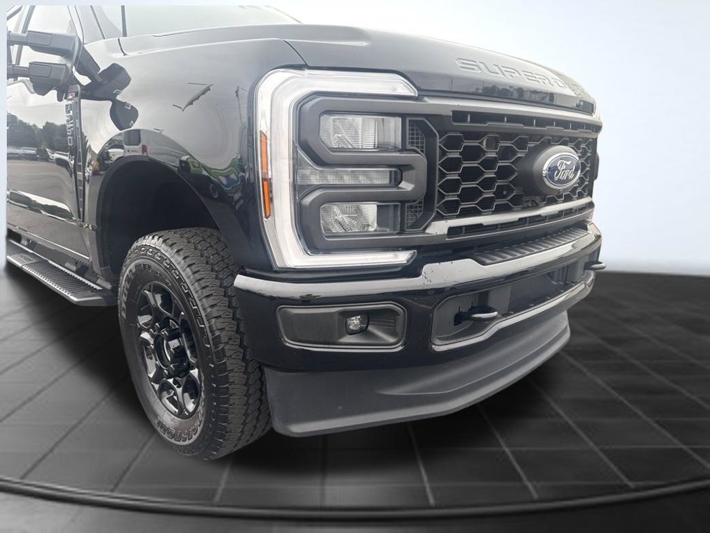 Certified 2025 Ford F250 XL w/ STX Appearance Package AWD/4WD image 7