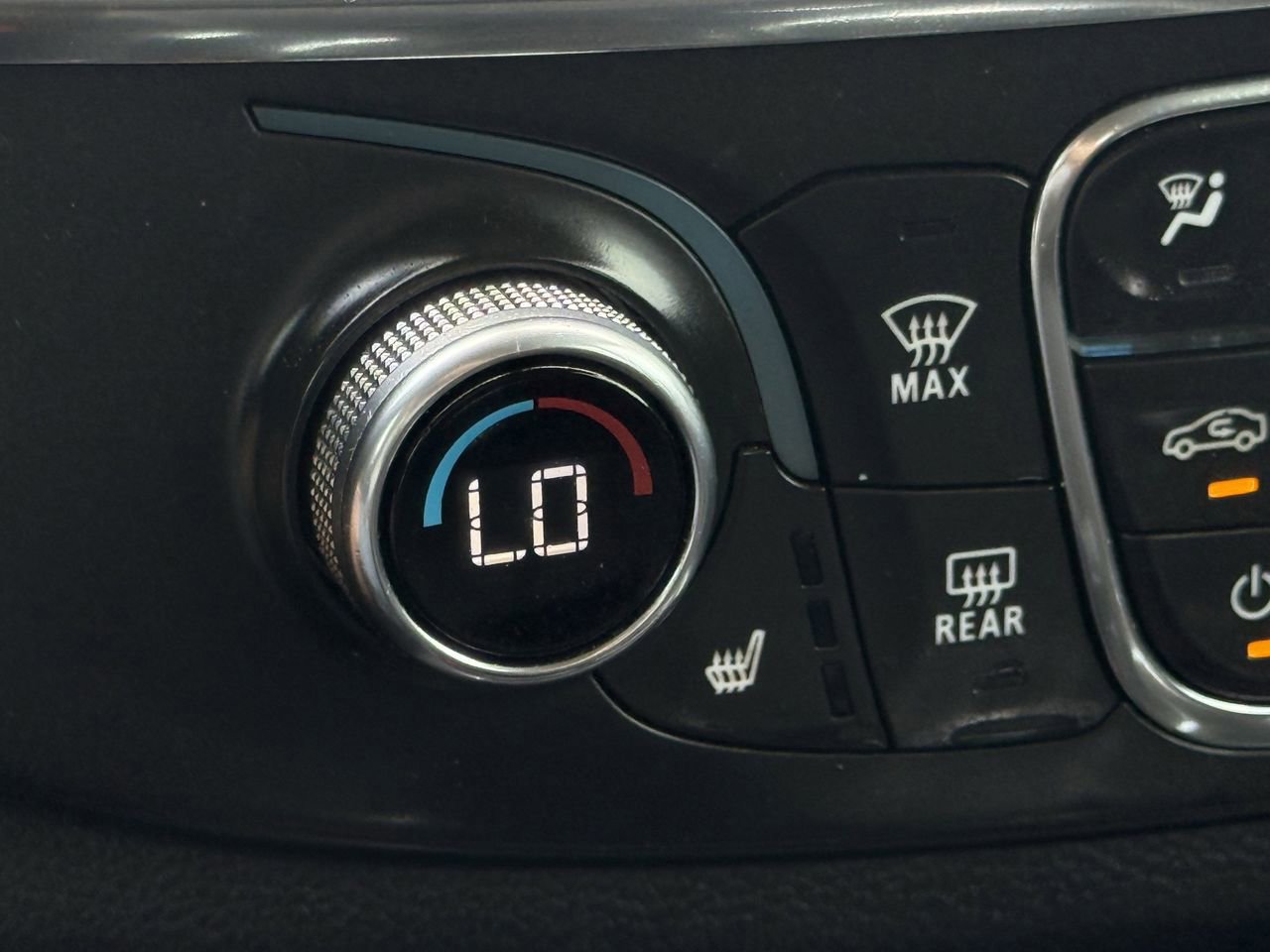 Used 2021 Chevrolet Traverse RS image 21