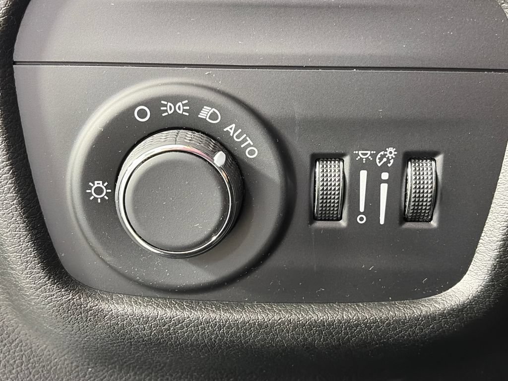 Used 2023 Jeep Grand Cherokee Altitude AWD/4WD image 24