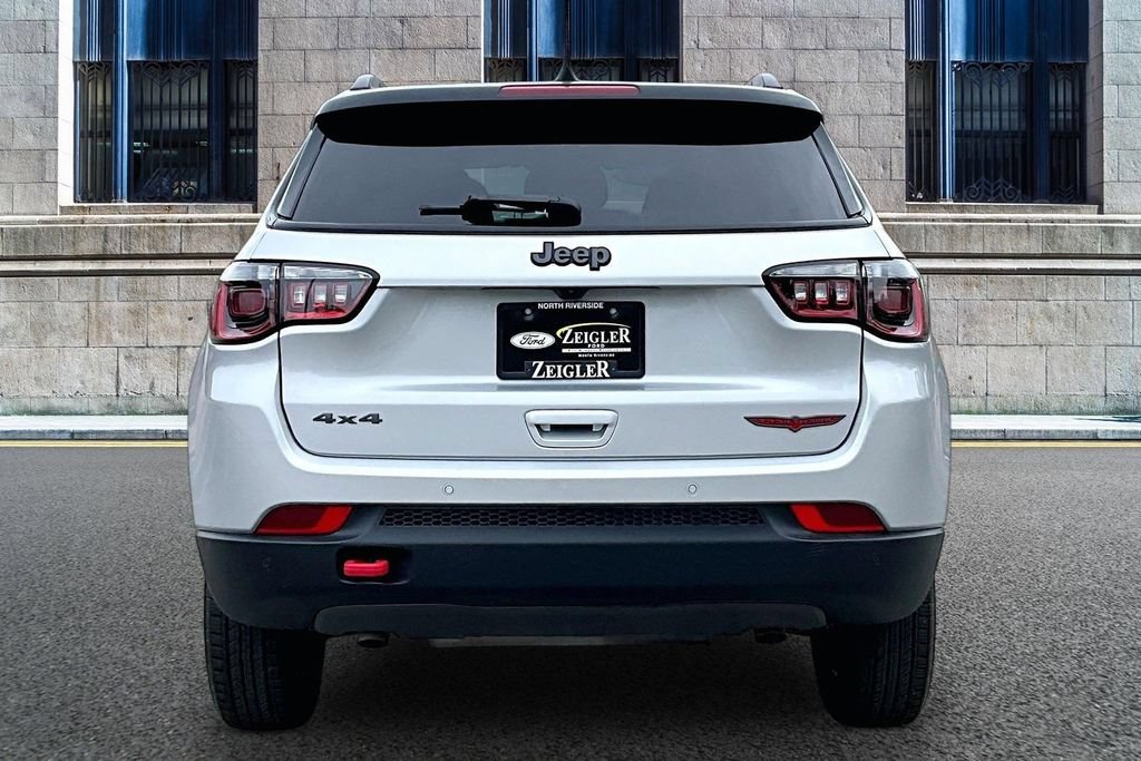 Used 2025 Jeep Compass Trailhawk AWD/4WD image 4