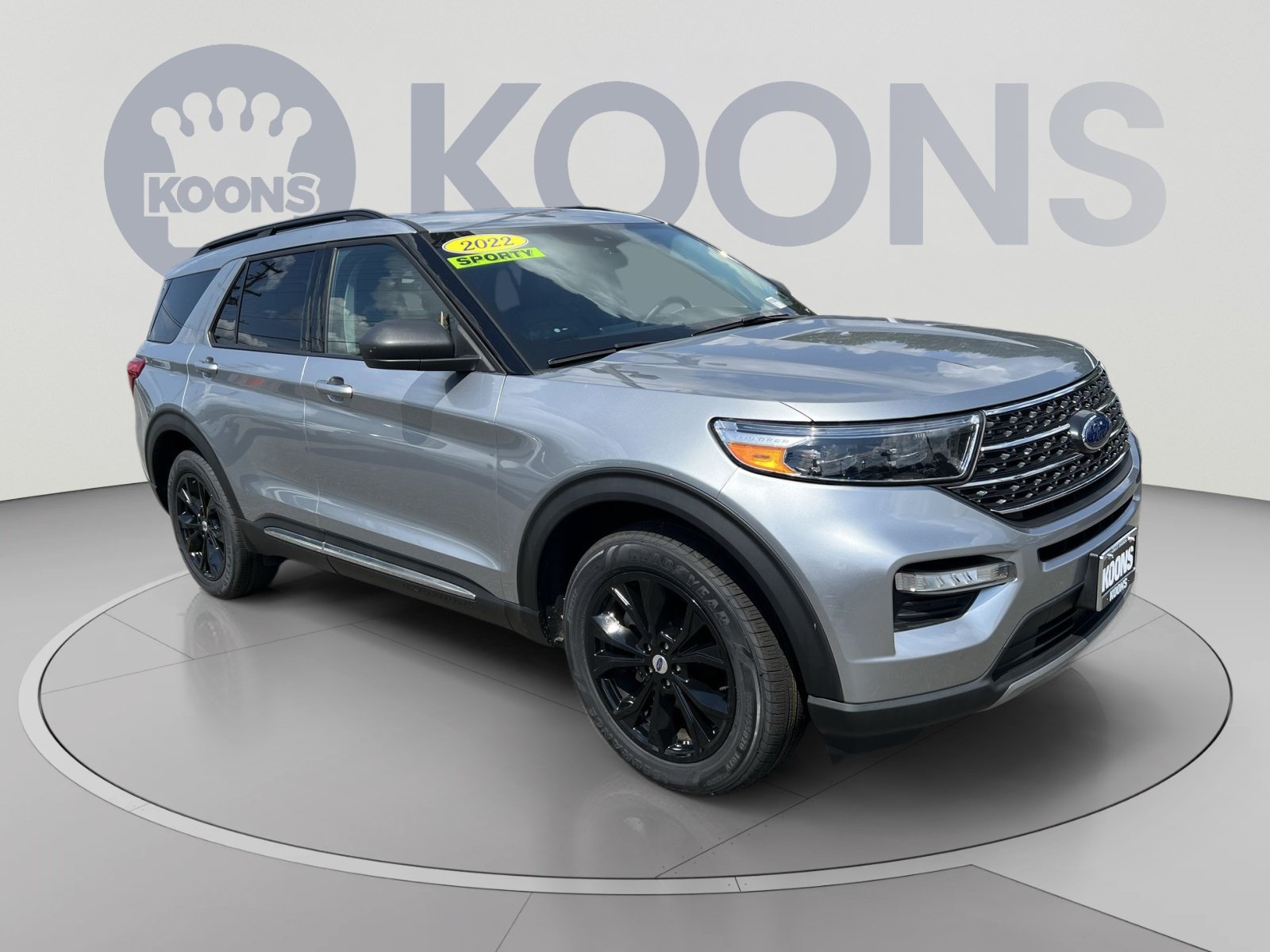 Certified 2022 Ford Explorer XLT w/ Equipment Group 202A AWD/4WD image 2