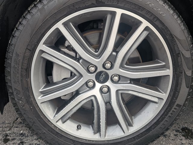 Certified 2024 Ford Edge Titanium w/ Equipment Group 301A image 9