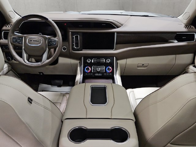Used 2024 GMC Yukon Denali w/ Advanced Technology Package AWD/4WD image 2