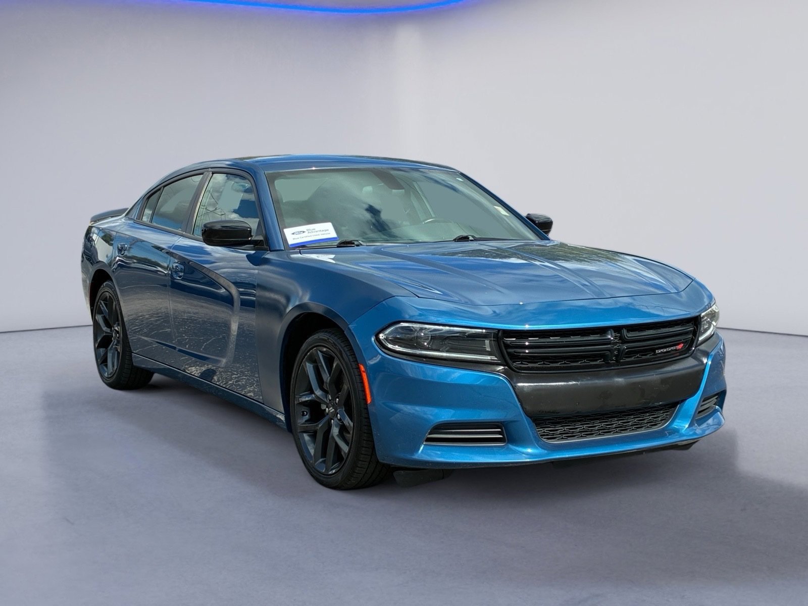 Used 2022 Dodge Charger SXT w/ Blacktop Package RWD image 5