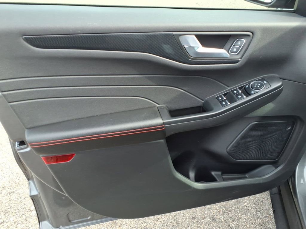 Certified 2024 Ford Escape ST-Line w/ Tech Pack #1 image 13