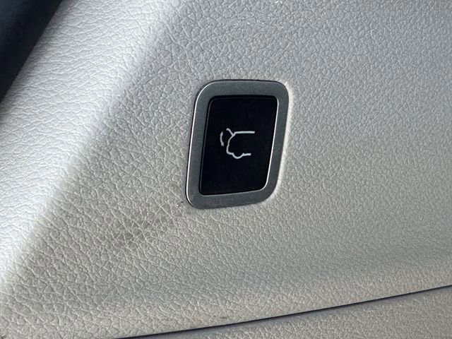 Used 2024 Chrysler Pacifica Limited image 33