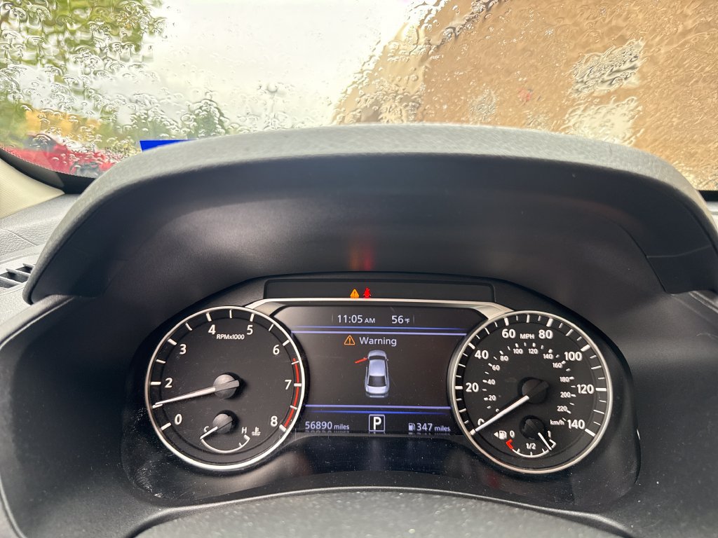 Used 2025 Nissan Altima 2.5 SV FWD image 14