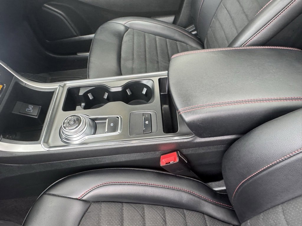 Certified 2024 Ford Edge ST-Line image 17