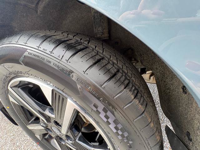 Used 2025 Nissan Sentra SV FWD image 32