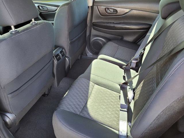 Used 2019 Nissan Rogue S FWD image 11