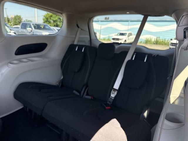 Used 2023 Chrysler Voyager LX FWD image 16