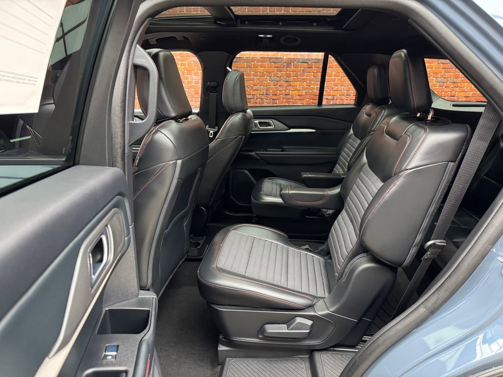 Certified 2025 Ford Explorer ST-Line w/ Premium Package AWD/4WD image 24