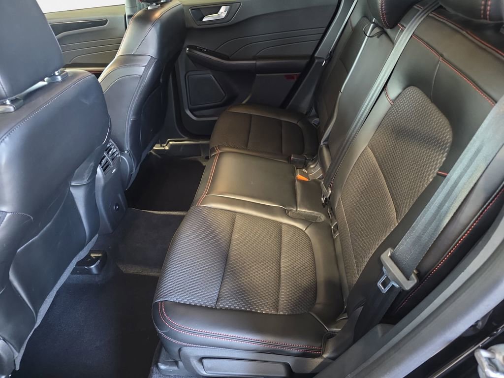 Certified 2023 Ford Escape ST-Line Elite AWD/4WD image 11