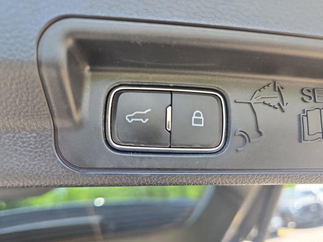 Certified 2023 Ford Explorer XLT w/ Equipment Group 202A AWD/4WD image 9