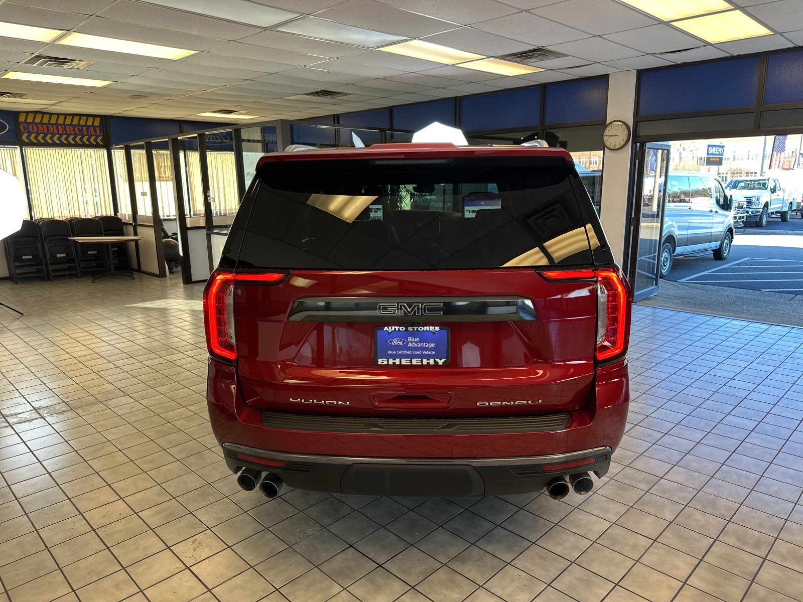 Used 2024 GMC Yukon Denali Ultimate w/ LPO, Floor Liner Package image 9