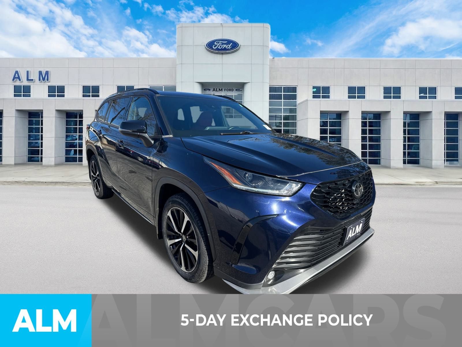 Used 2021 Toyota Highlander XSE image 3