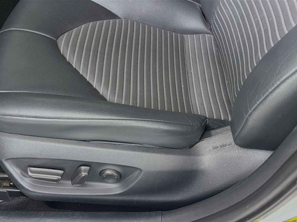 Used 2023 Toyota Camry SE FWD image 22
