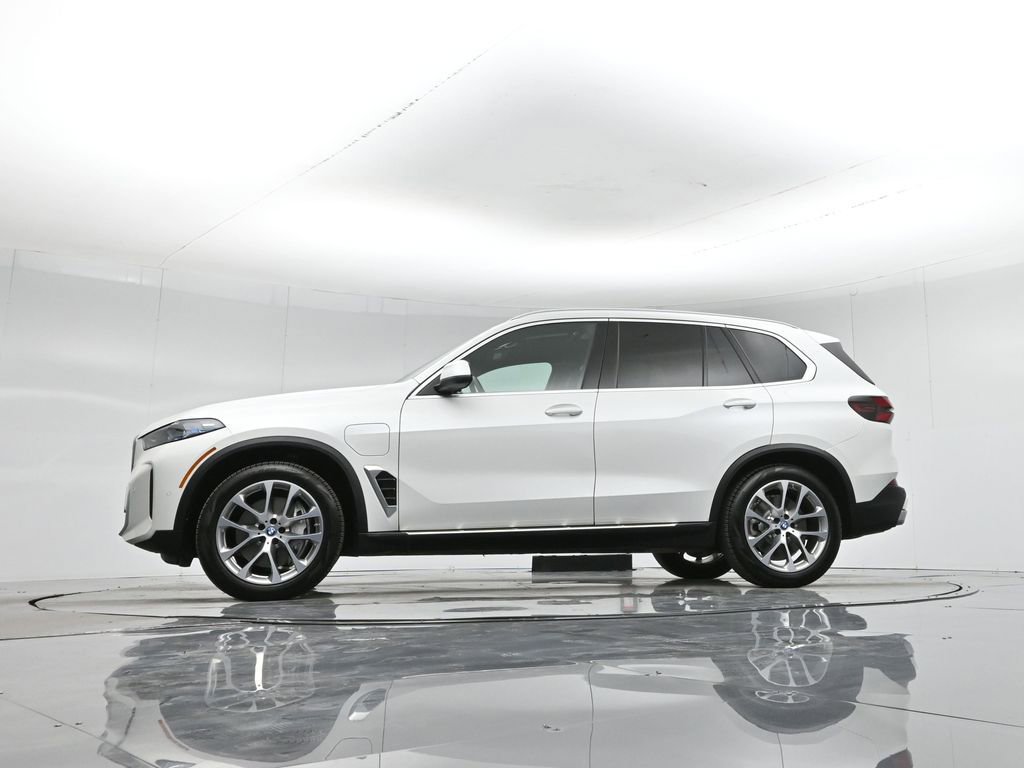 Used 2025 BMW X5 xDrive50e image 52