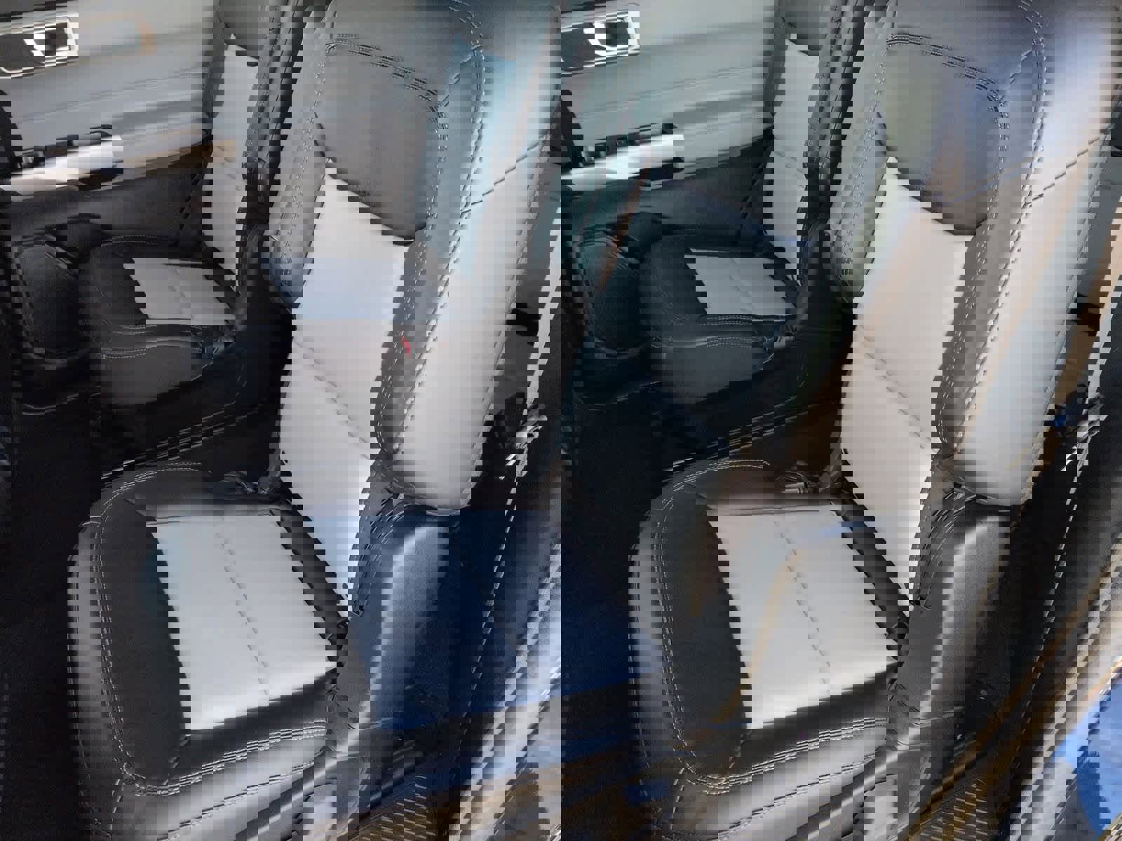 Certified 2022 Ford Explorer XLT w/ Equipment Group 202A image 21