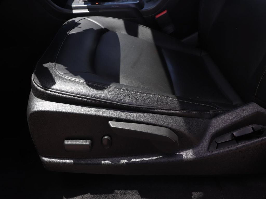 Used 2020 Chevrolet Colorado Z71 AWD/4WD image 17