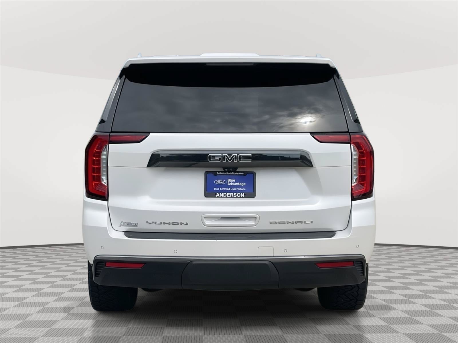 Used 2024 GMC Yukon XL Denali Ultimate AWD/4WD image 8