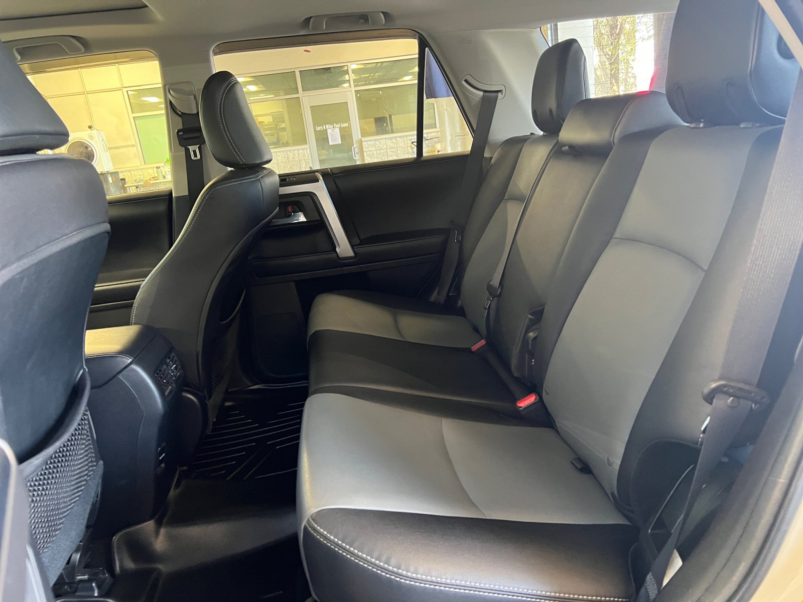 Used 2018 Toyota 4Runner SR5 Premium AWD/4WD image 25