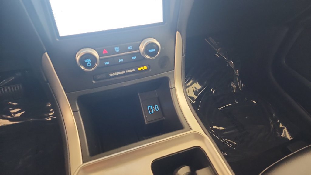 Certified 2024 Ford Edge SEL AWD/4WD image 17