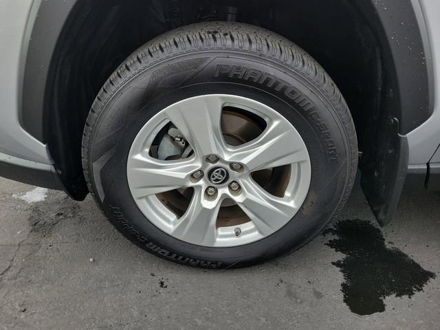 Used 2019 Toyota RAV4 XLE w/ Carpet Mat Package FWD image 31