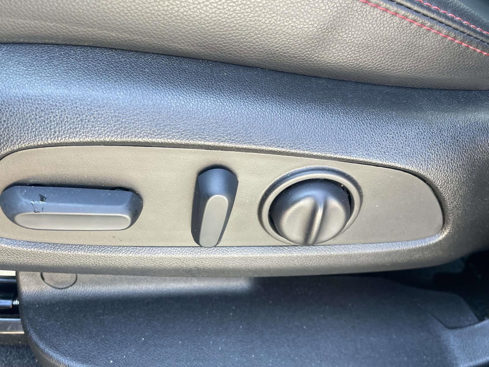 Used 2022 Chevrolet Equinox RS w/ RS Leather Package image 14