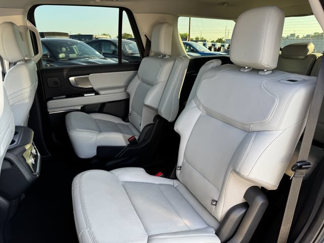 Certified 2025 Ford Expedition Platinum w/ Driver's Package AWD/4WD image 11
