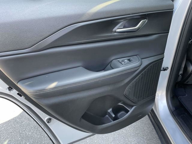 Used 2024 Jeep Grand Cherokee Laredo image 26