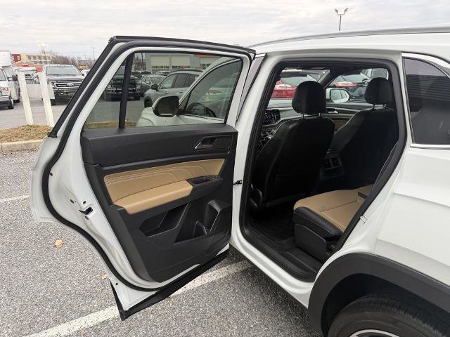 Used 2021 Volkswagen Atlas Cross Sport SEL image 12