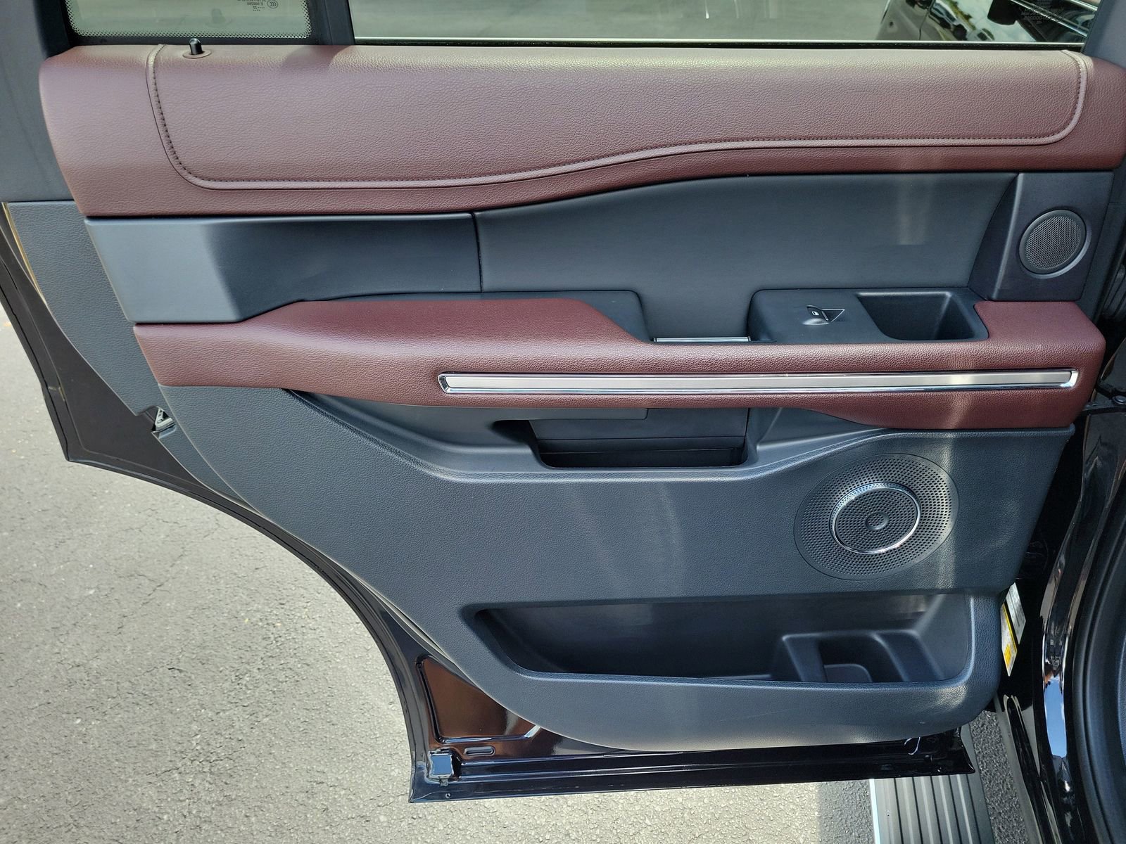 Certified 2022 Ford Expedition Limited RWD image 9