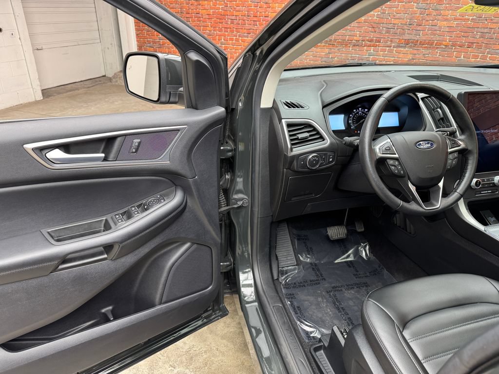 Certified 2022 Ford Edge SEL w/ Convenience Package AWD/4WD image 8