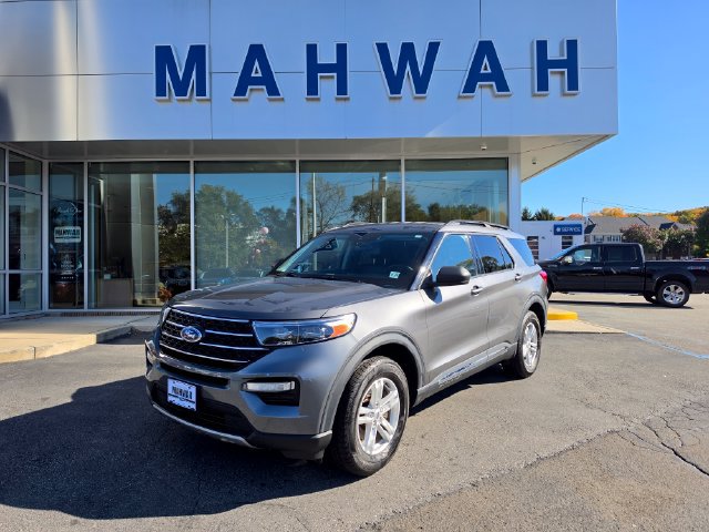Certified 2023 Ford Explorer XLT w/ Equipment Group 202A AWD/4WD image 2