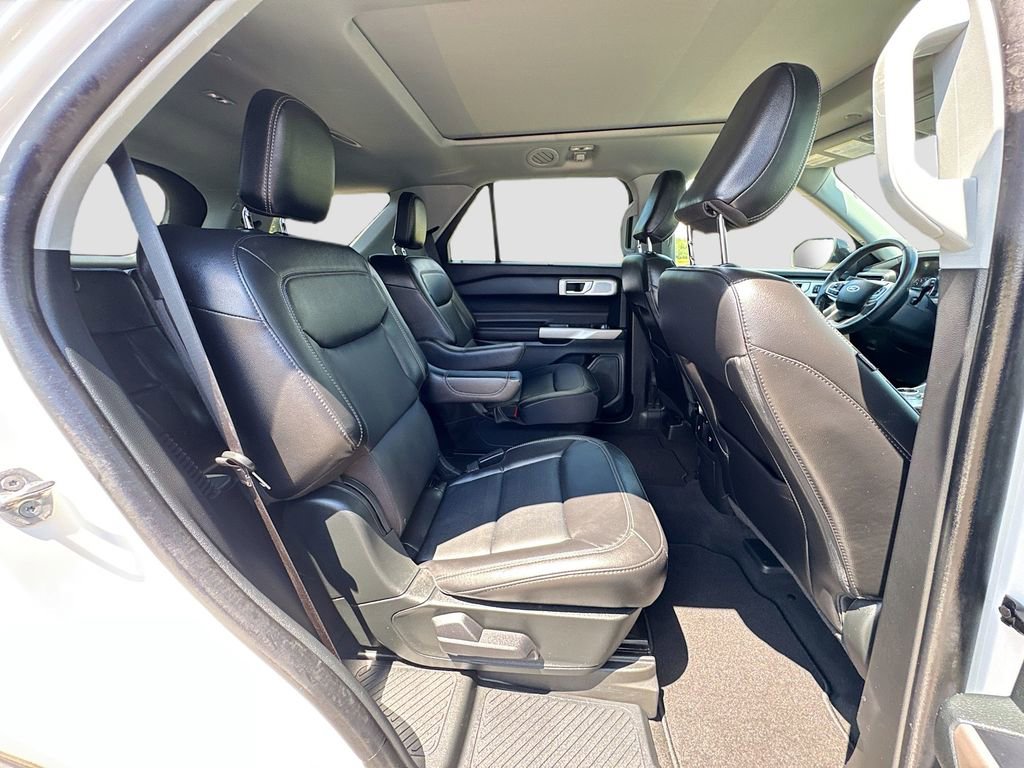 Certified 2023 Ford Explorer Limited w/ Limited Technology Package AWD/4WD image 33