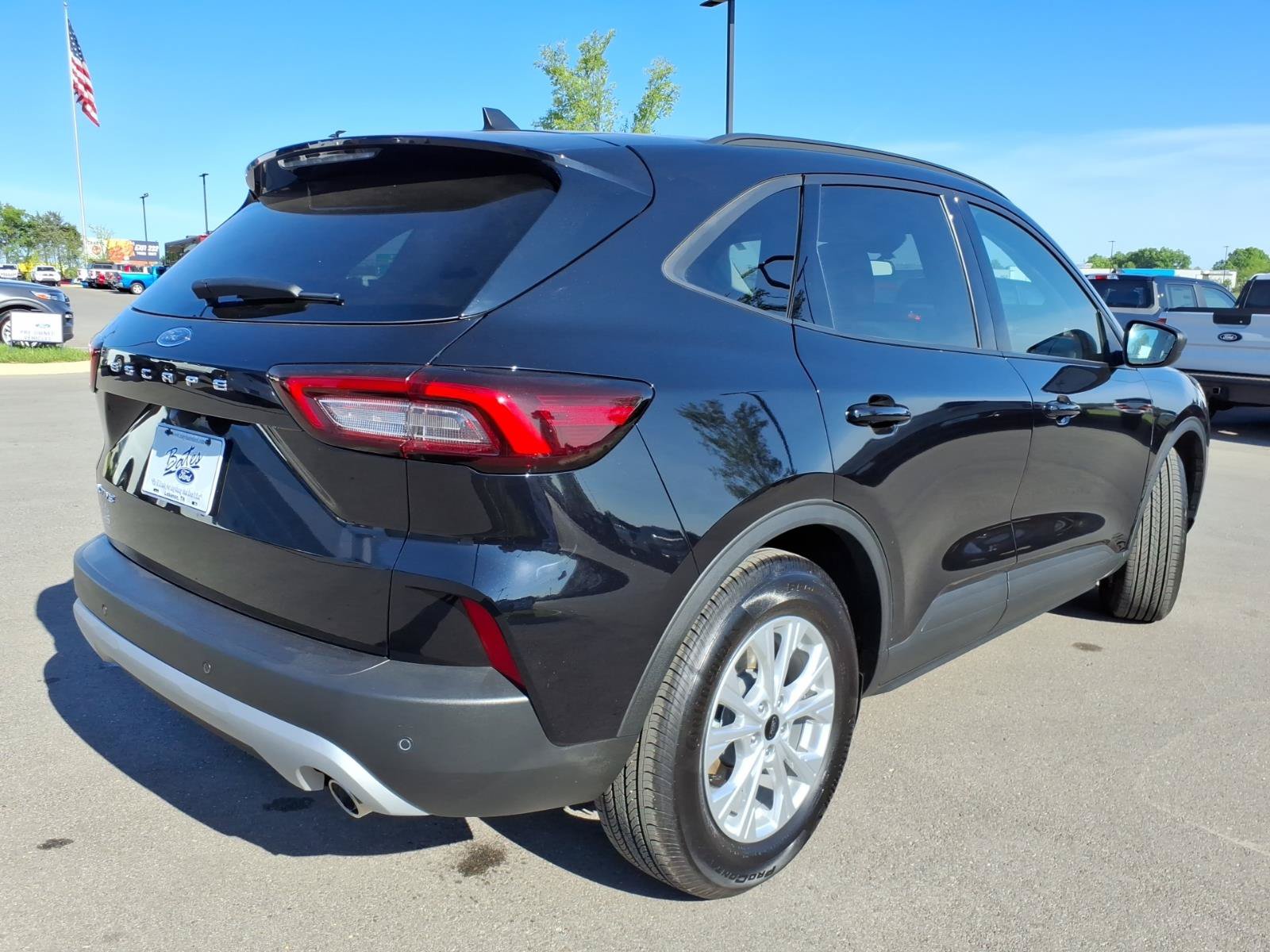 Certified 2025 Ford Escape Active w/ Tech Pack #1 FWD image 3