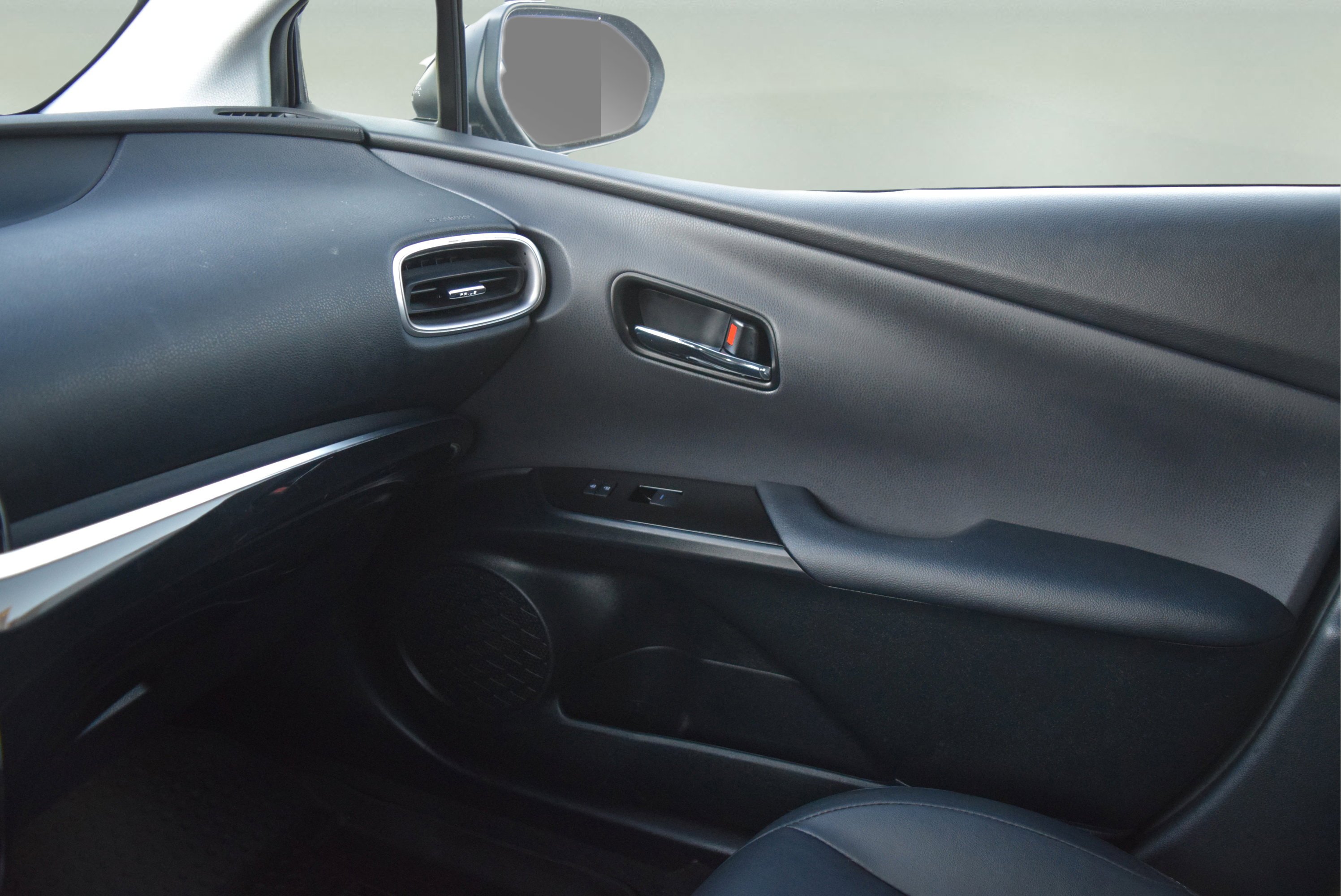 Used 2021 Toyota Prius Prime Limited image 15