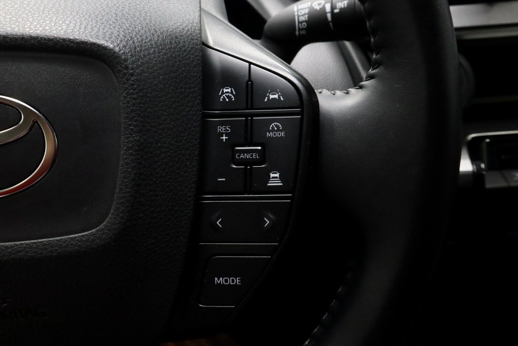 Used 2023 Toyota Prius LE image 28