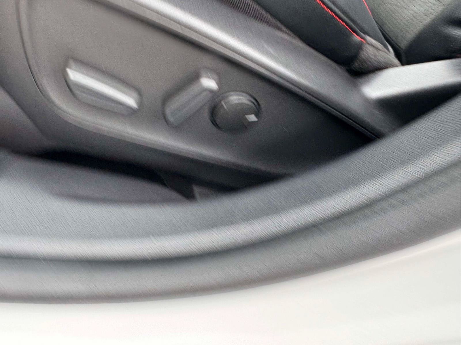Certified 2022 Ford Escape SEL w/ SEL Stealth AWD Package image 20