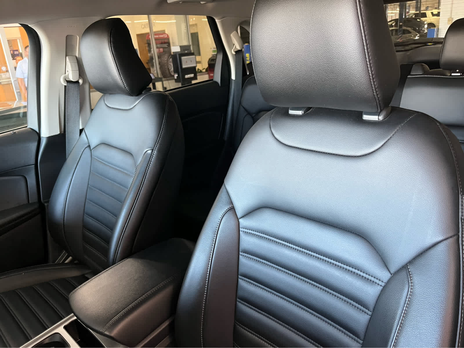 Certified 2024 Ford Edge SEL w/ Convenience Package AWD/4WD image 18