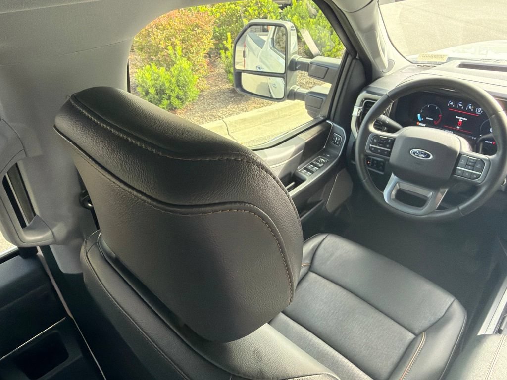 Certified 2025 Ford F250 Lariat w/ Lariat Ultimate Package AWD/4WD image 13