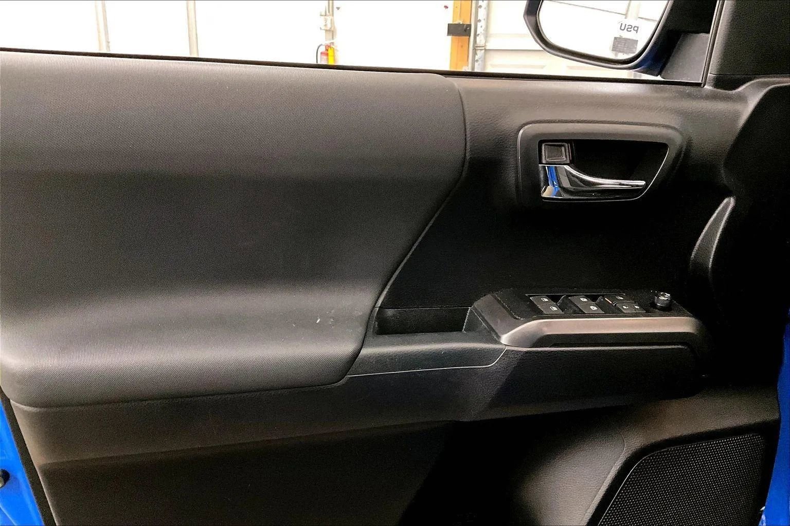 Used 2020 Toyota Tacoma TRD Off-Road w/ Blackout Package image 22