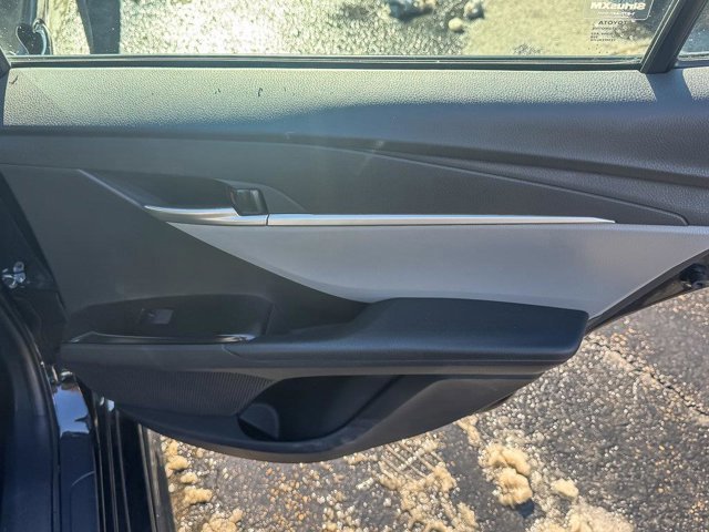 Used 2025 Toyota Camry SE image 29