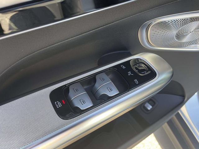 Used 2024 Mercedes-Benz GLC 300 4MATIC image 19